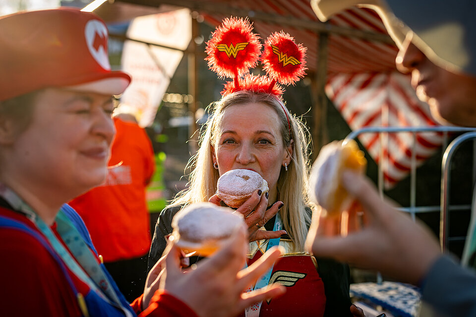 Im Ziel gab es 2024 wie immer Pfannkuchen © Tilo Wiedensohler